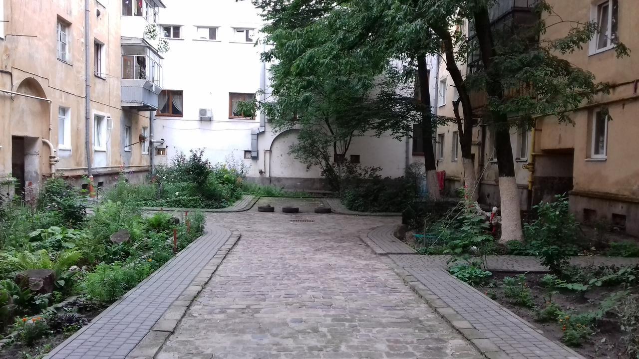 Apartment Near The Forum Mall Lviv Exteriör bild