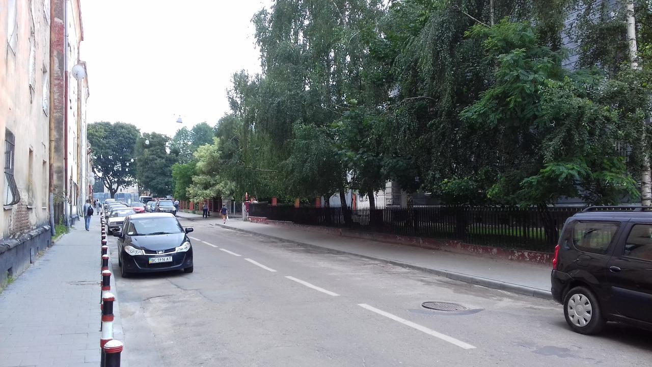 Apartment Near The Forum Mall Lviv Exteriör bild