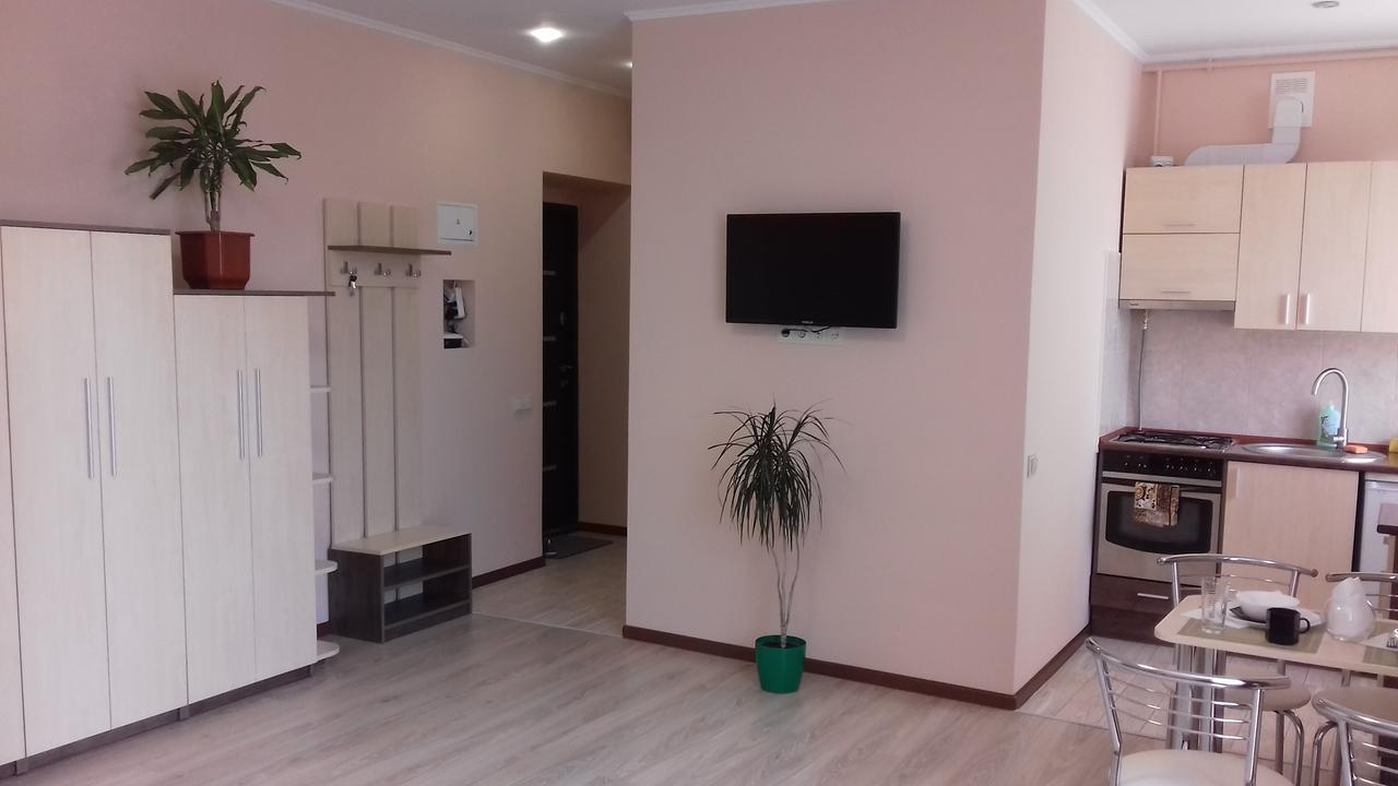 Apartment Near The Forum Mall Lviv Exteriör bild