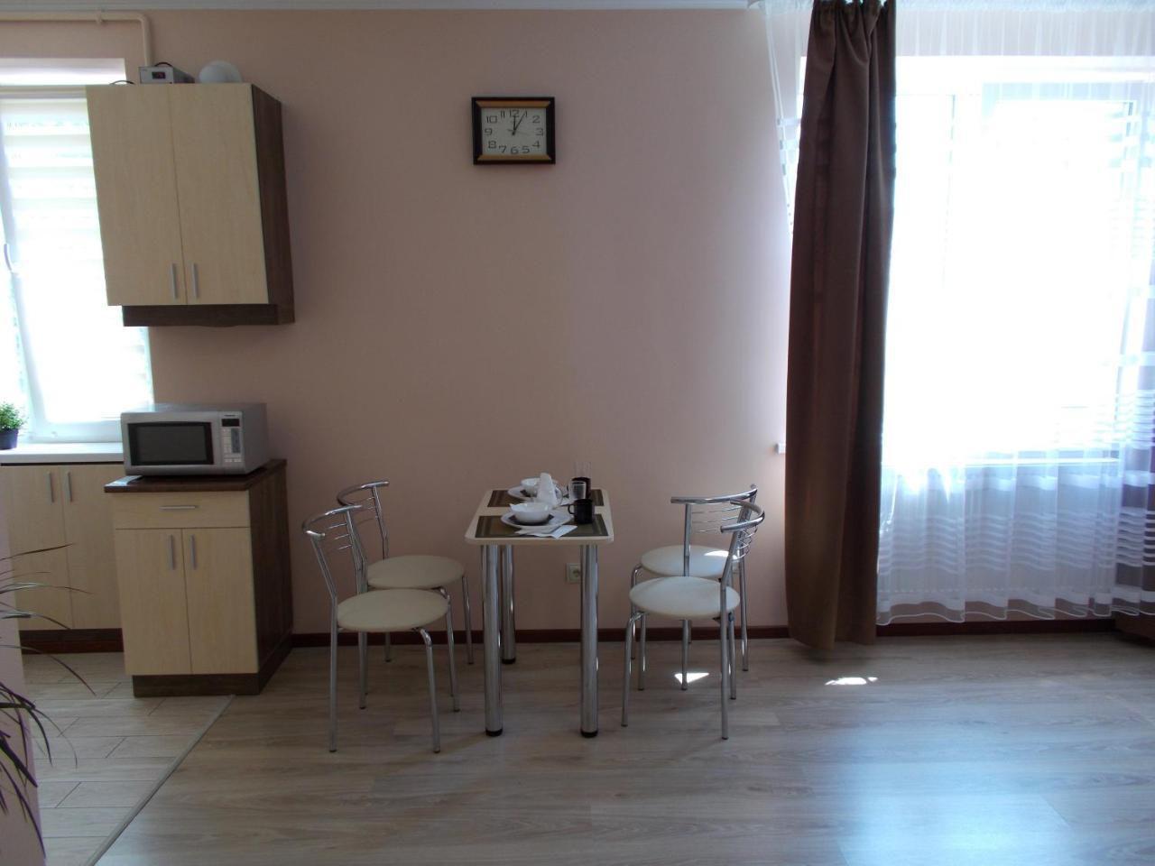 Apartment Near The Forum Mall Lviv Exteriör bild