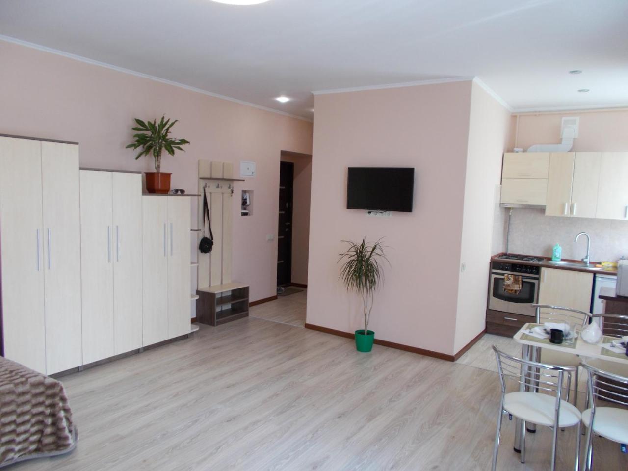 Apartment Near The Forum Mall Lviv Exteriör bild