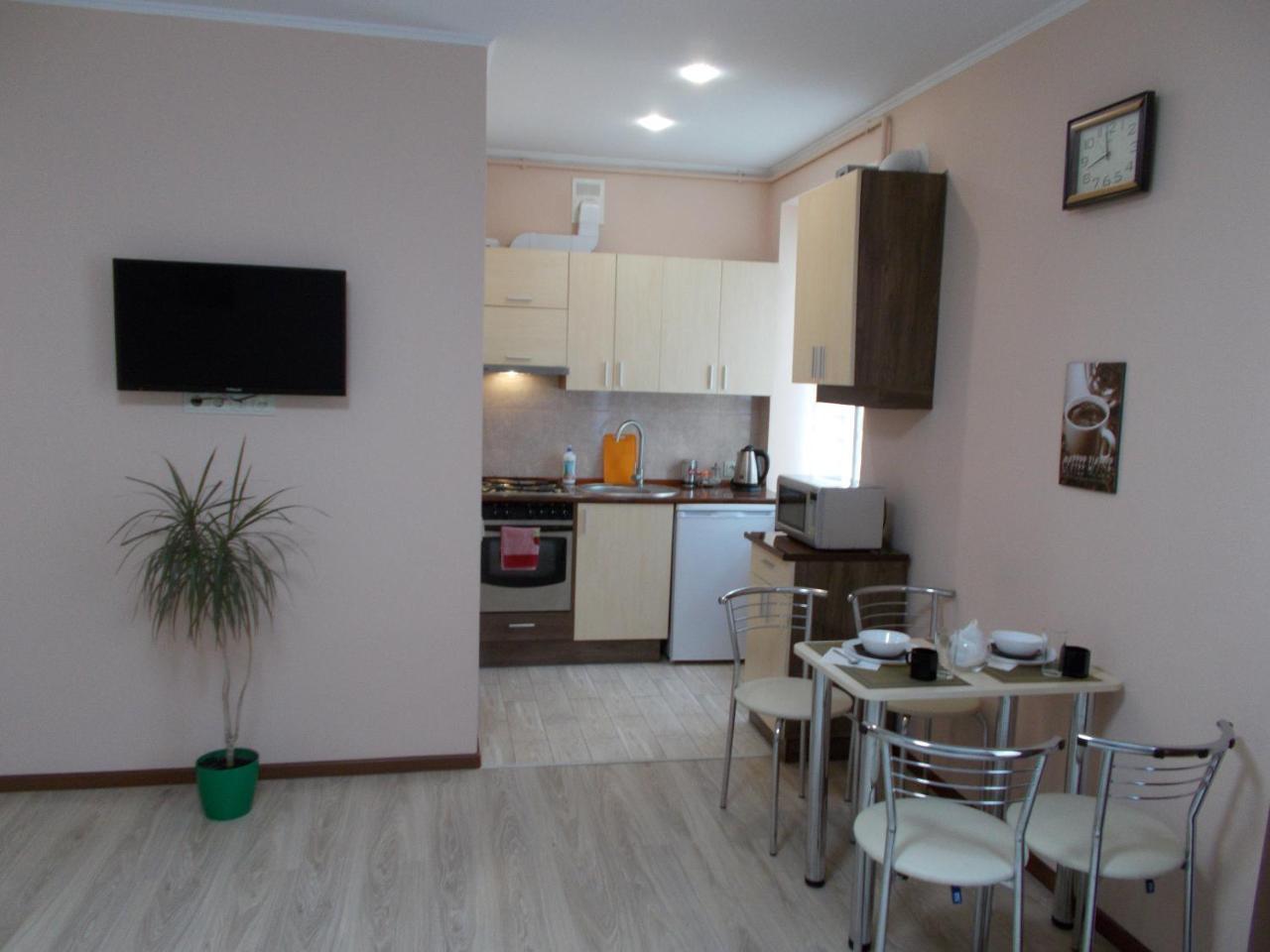 Apartment Near The Forum Mall Lviv Exteriör bild