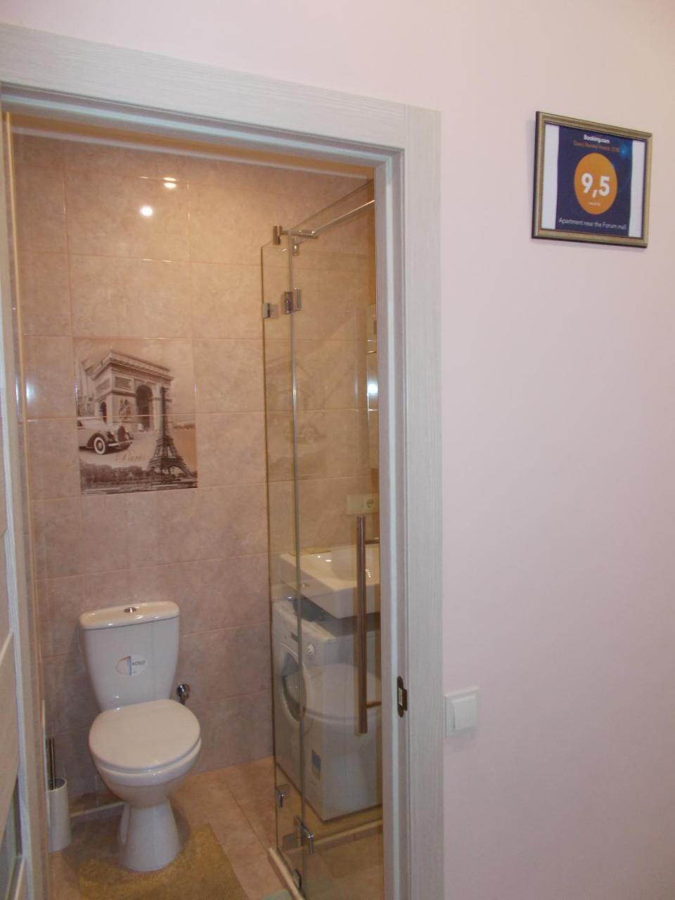 Apartment Near The Forum Mall Lviv Exteriör bild