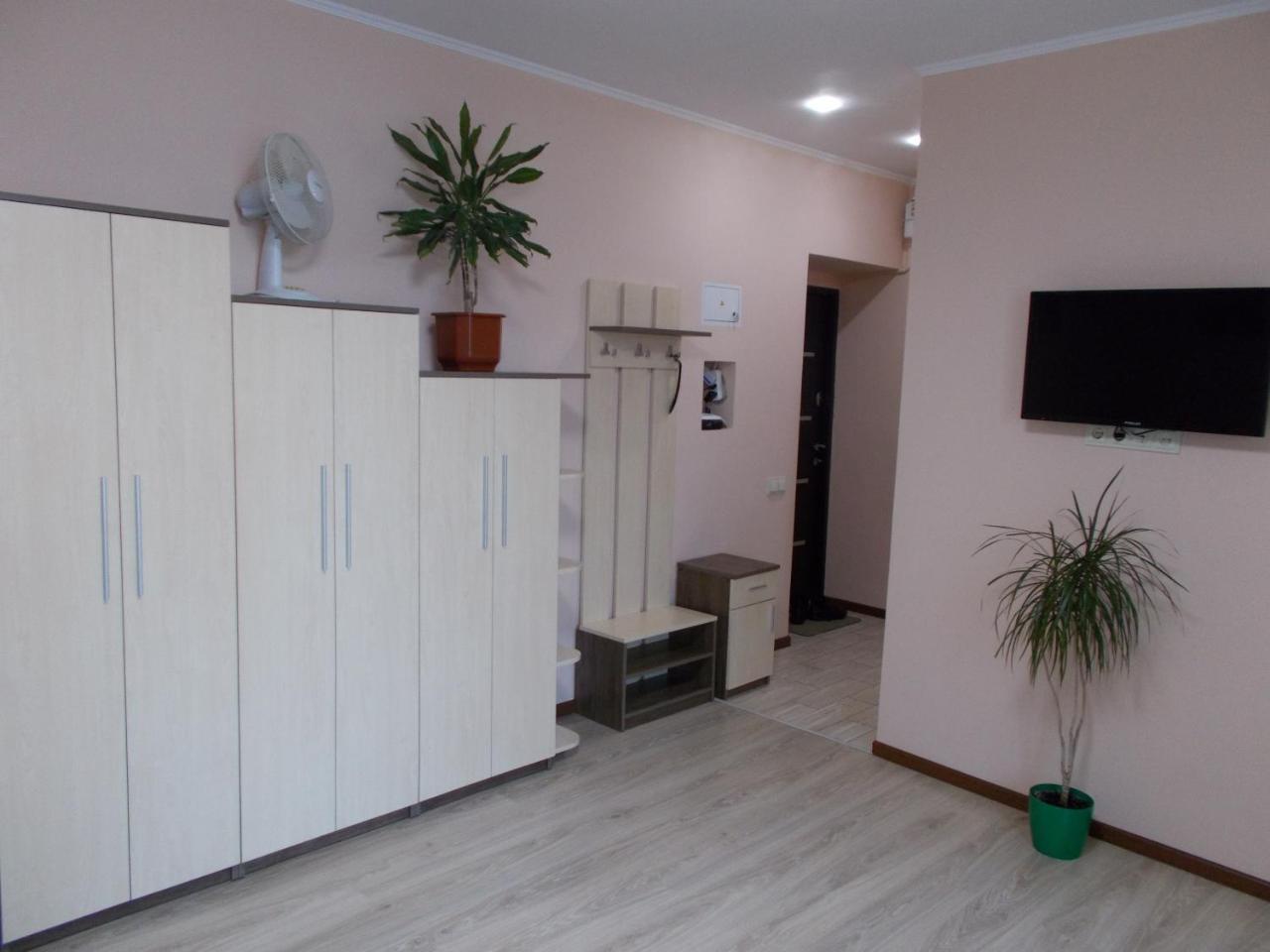 Apartment Near The Forum Mall Lviv Exteriör bild